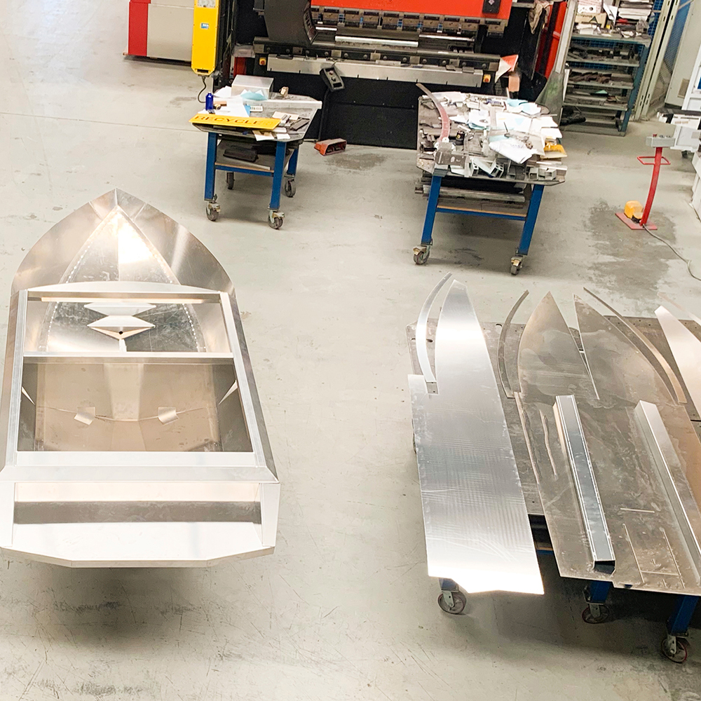 Different Mini Jet Boat Hull Types 