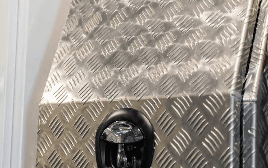 Best Use of Aluminium for Home Decor 